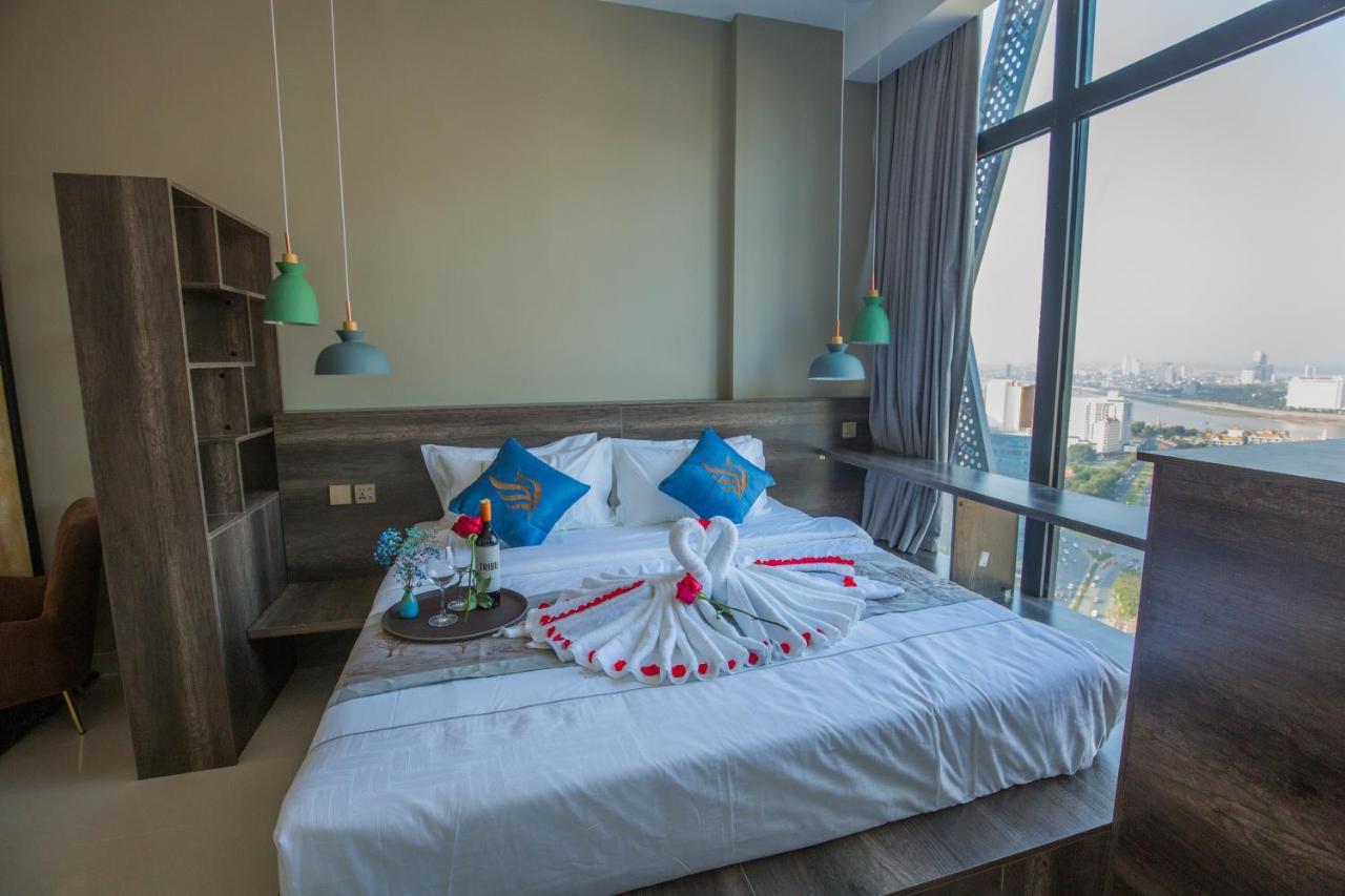 Wooden Maple Hotel Phnom Penh Exterior photo
