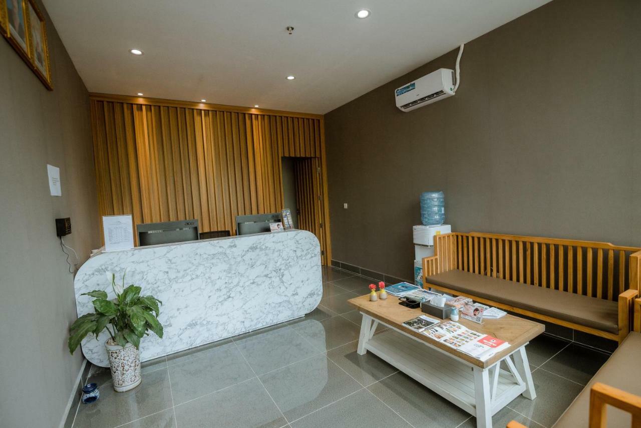 Wooden Maple Hotel Phnom Penh Exterior photo