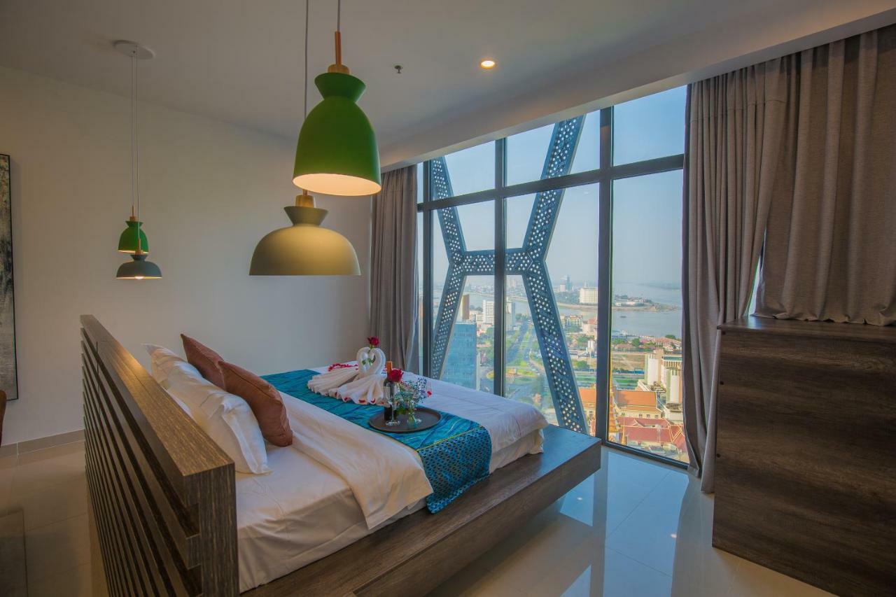 Wooden Maple Hotel Phnom Penh Exterior photo