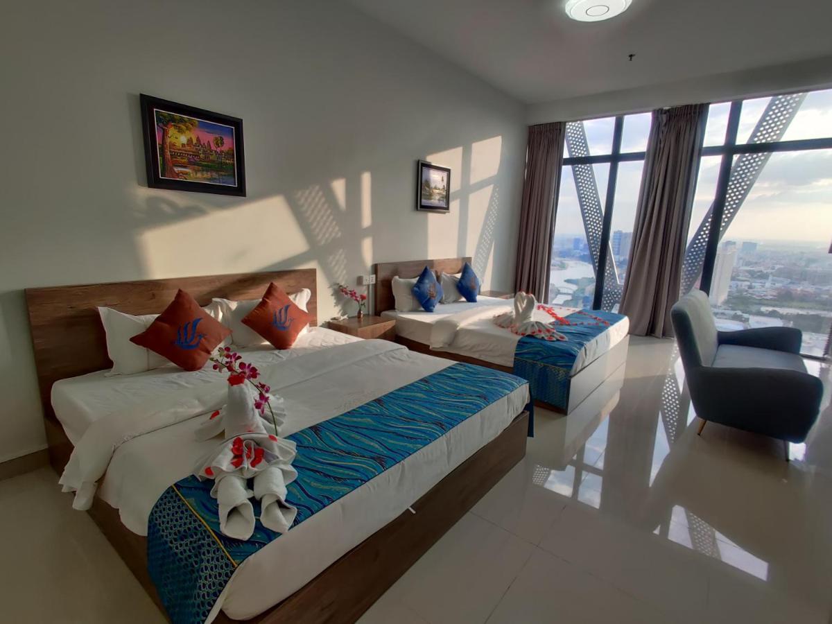Wooden Maple Hotel Phnom Penh Exterior photo